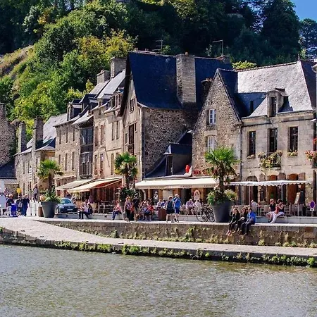 La Ménardière Tranquilitatis Double Petit Déjeuner Compris Corseul